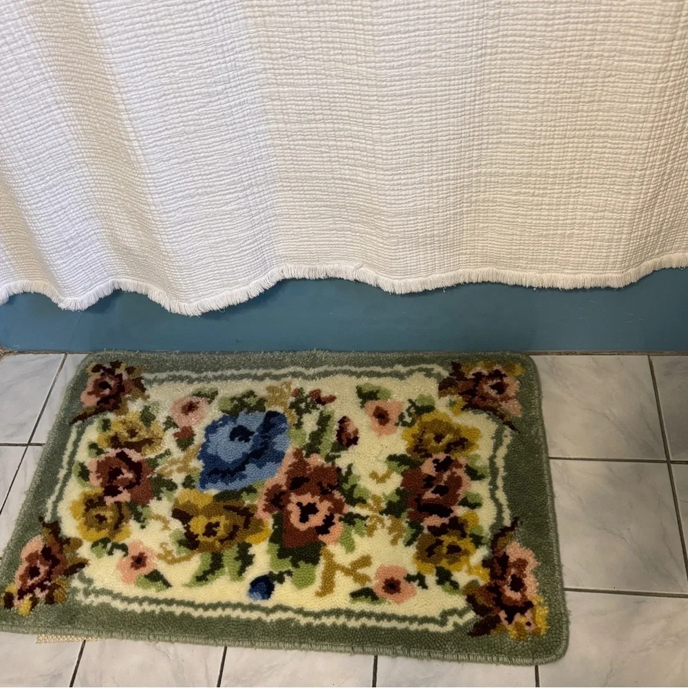 Tufted Floral Rug